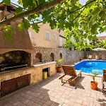 Βίλα Private House Soulset With Garden And Pool Near In Malinska, Krk