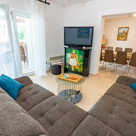 Private House Soulset With Garden And Pool Near In Malinska, Krk