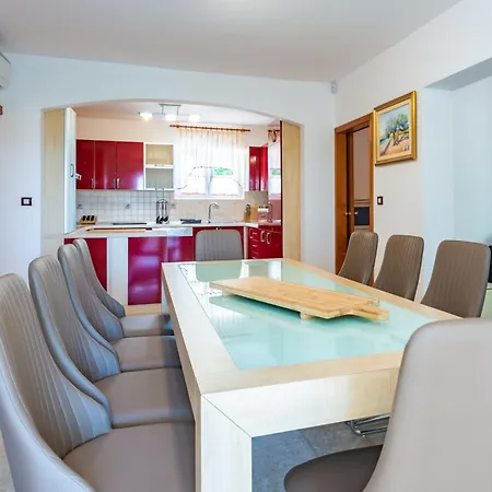 Βίλα Private House Soulset With Garden And Pool Near In Malinska, Krk