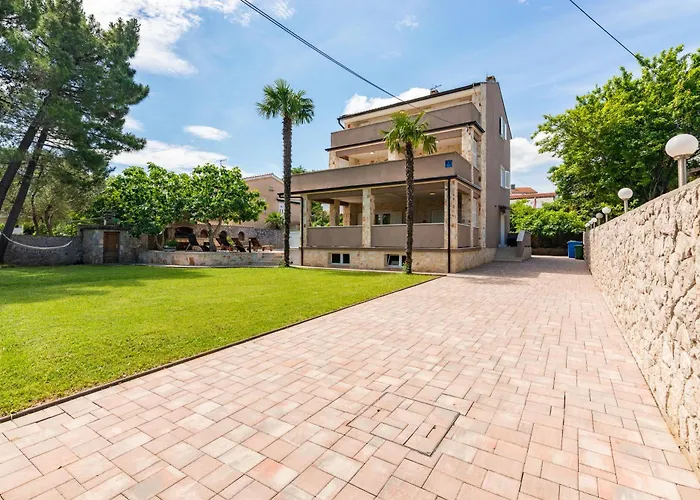 Private Soulset With Swimming Pool Villa Vantačići