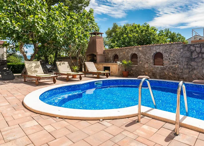 Private Soulset With Swimming Pool Villa Vantačići