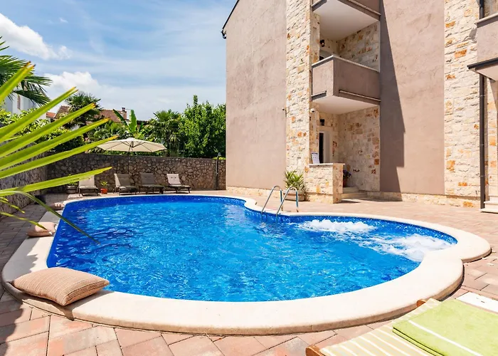 Private Soulset With Swimming Pool Villa Vantačići