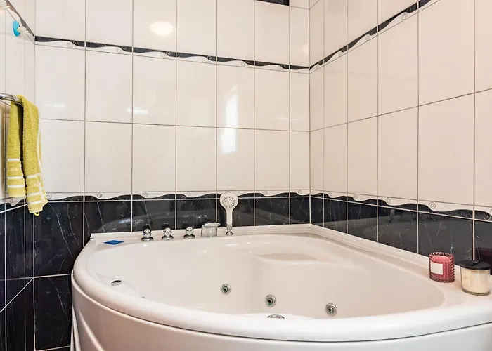 Private Soulset With Swimming Pool *