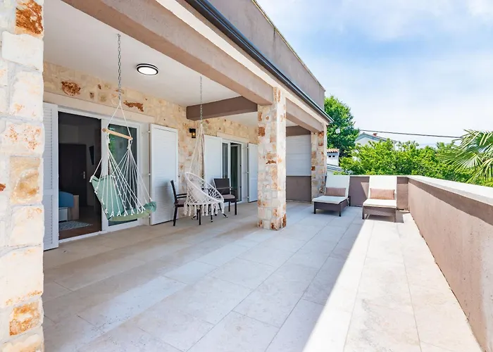 Private Soulset With Swimming Pool *