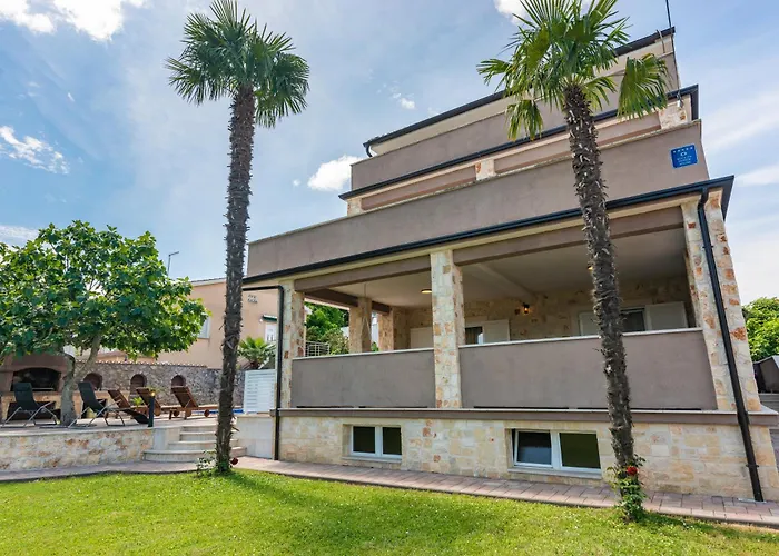 Private Soulset With Swimming Pool *