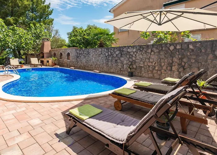 Private Soulset With Swimming Pool Vantačići