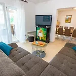 Private House Soulset With Garden And Pool Near In Malinska, Krk