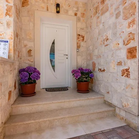 Private Soulset With Swimming Pool Βίλα Vantacici